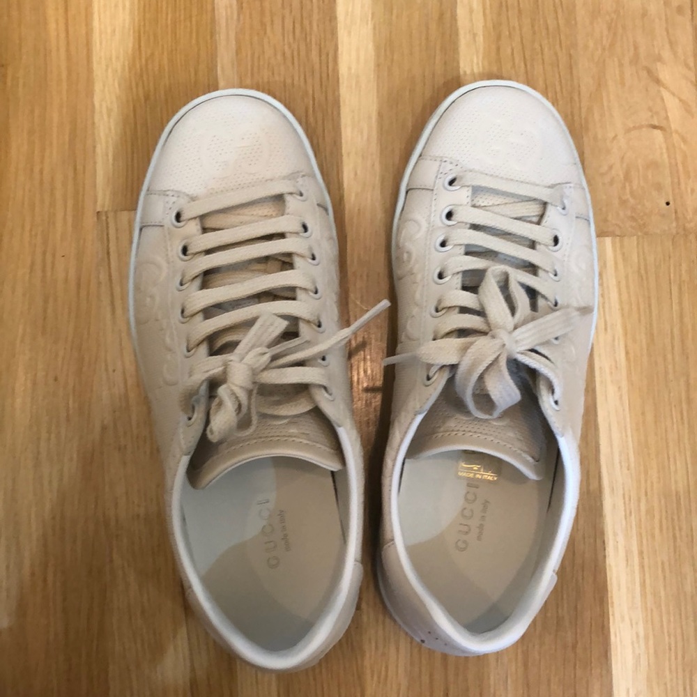 Gucci embossed logo sneakers size 36 (fits a 7-7.5)